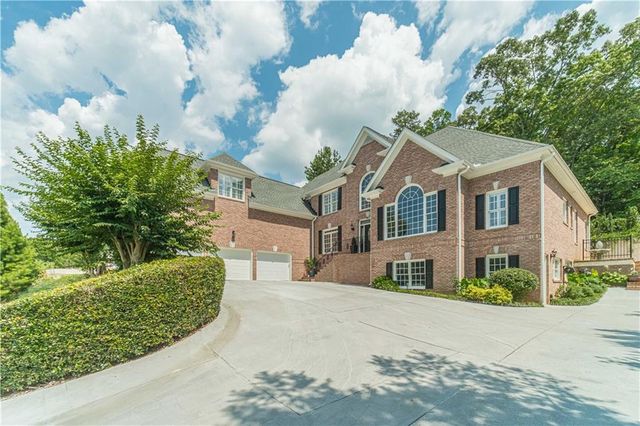 8190 Royal Troon Dr, Duluth, GA 30097