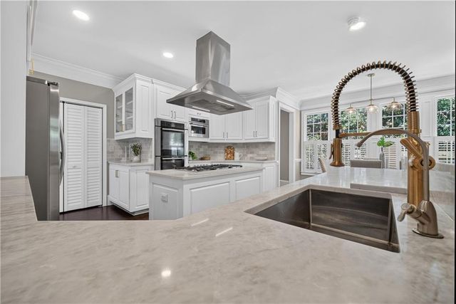 8190 Royal Troon Dr, Duluth, GA 30097