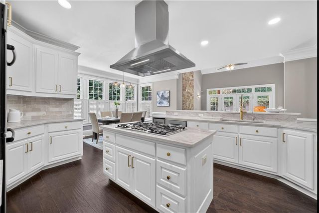 8190 Royal Troon Dr, Duluth, GA 30097