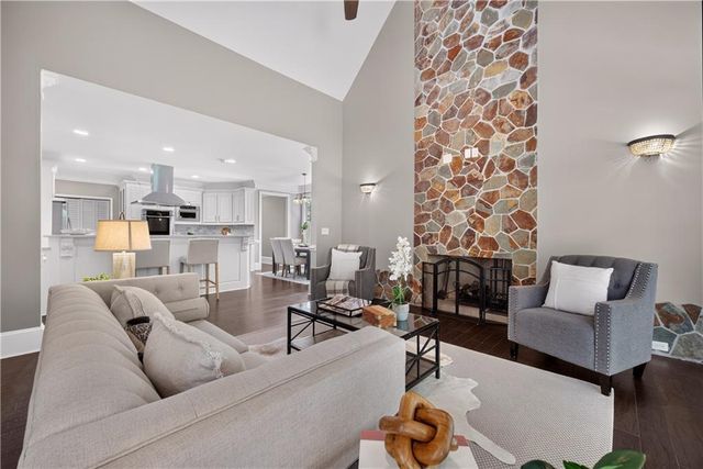 8190 Royal Troon Dr, Duluth, GA 30097