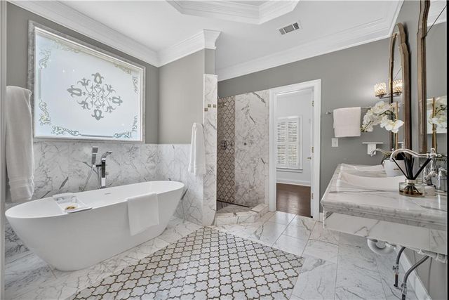 8190 Royal Troon Dr, Duluth, GA 30097