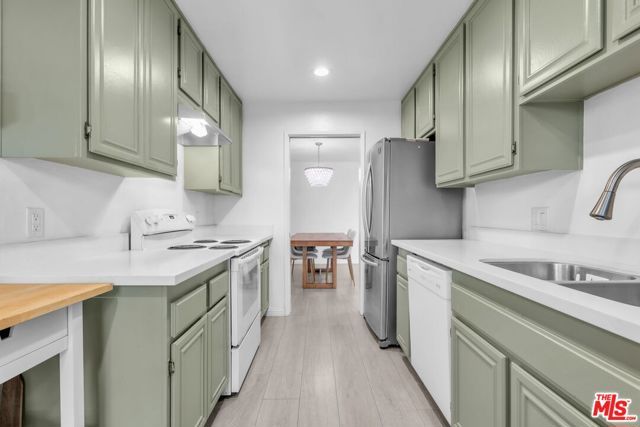 4041 Via Marisol 113, Los Angeles, CA 90042