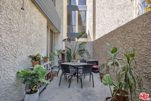 4041 Via Marisol 113, Los Angeles, CA 90042
