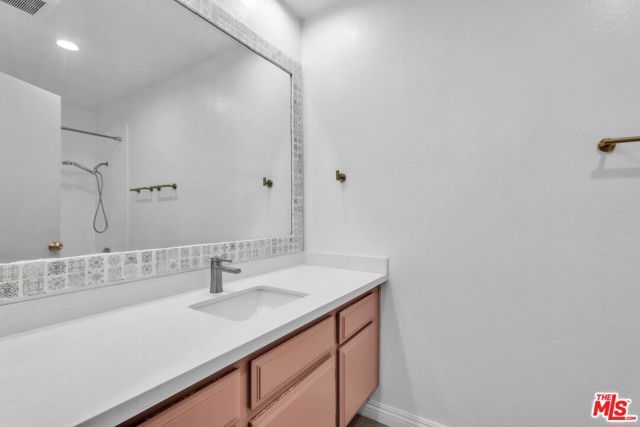 4041 Via Marisol 113, Los Angeles, CA 90042