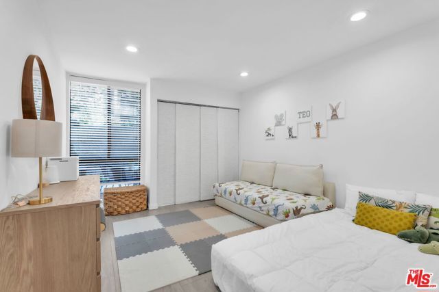 4041 Via Marisol 113, Los Angeles, CA 90042