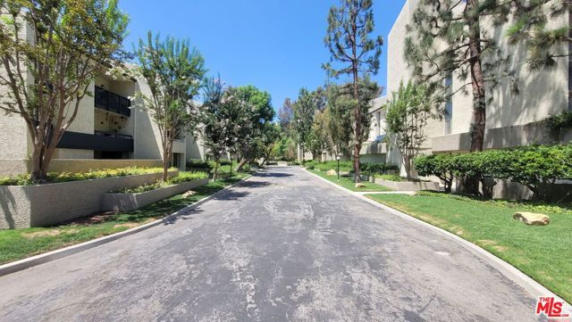 4041 Via Marisol 113, Los Angeles, CA 90042
