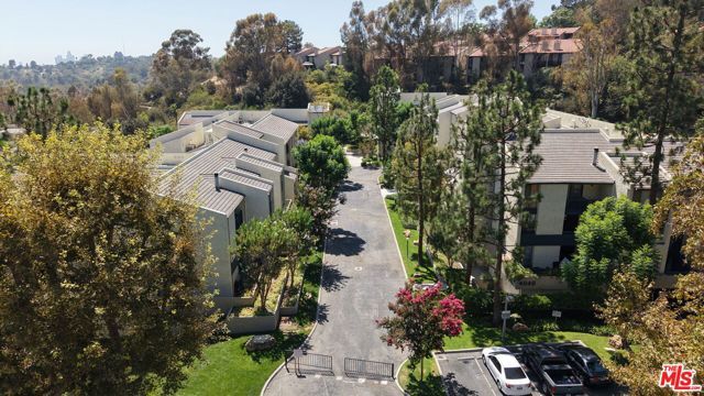4041 Via Marisol 113, Los Angeles, CA 90042