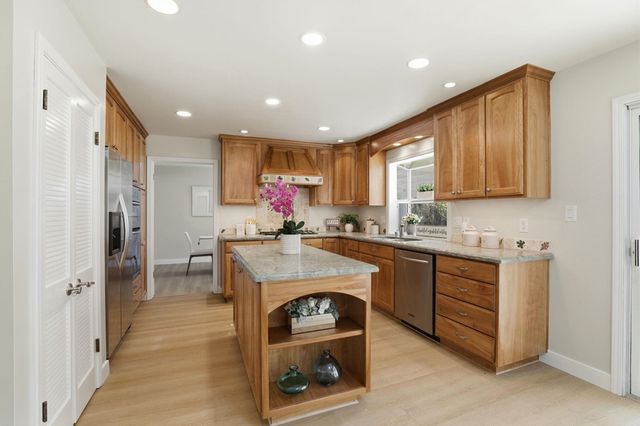 786 Wisteria Dr, Fremont, CA 94539