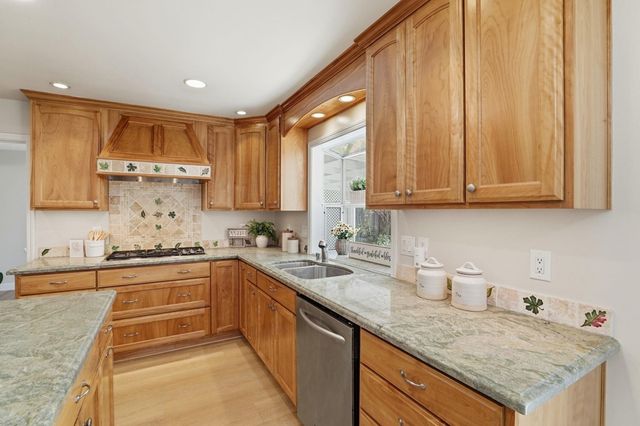 786 Wisteria Dr, Fremont, CA 94539