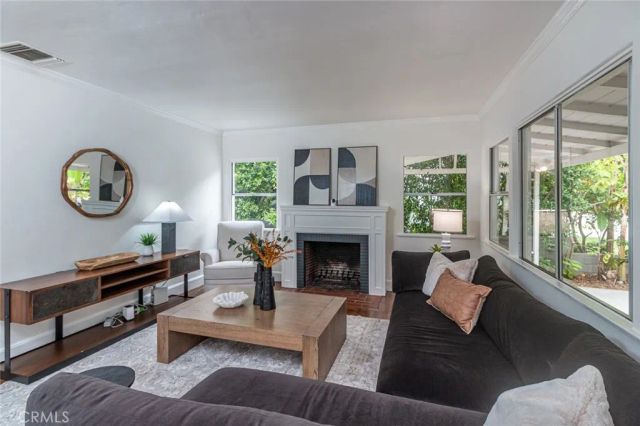 322 S Orchard, Burbank, CA 91506