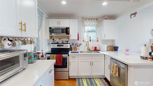 912 Pleasant Avenue, Bremerton, WA 98337