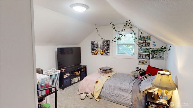 912 Pleasant Avenue, Bremerton, WA 98337