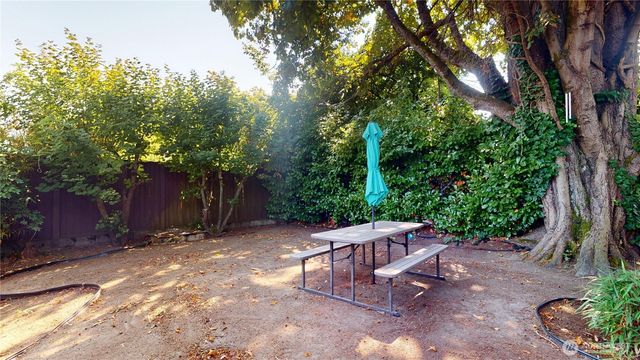 912 Pleasant Avenue, Bremerton, WA 98337