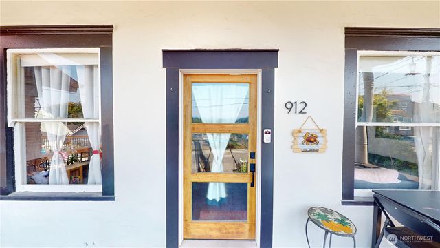 912 Pleasant Avenue, Bremerton, WA 98337