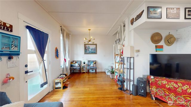 912 Pleasant Avenue, Bremerton, WA 98337