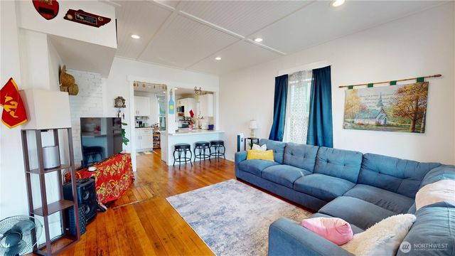 912 Pleasant Avenue, Bremerton, WA 98337