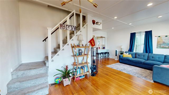 912 Pleasant Avenue, Bremerton, WA 98337