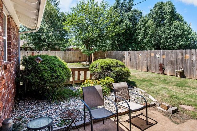 2824 Manchester Drive, The Village, OK 73120