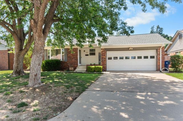 2824 Manchester Drive, The Village, OK 73120
