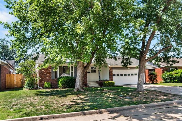 2824 Manchester Drive, The Village, OK 73120