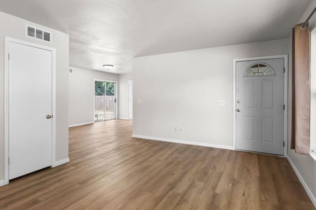 2824 Manchester Drive, The Village, OK 73120