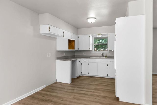 2824 Manchester Drive, The Village, OK 73120