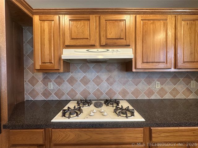 613 S 1st Street, Morris, OK 74445