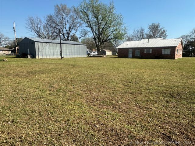 613 S 1st Street, Morris, OK 74445
