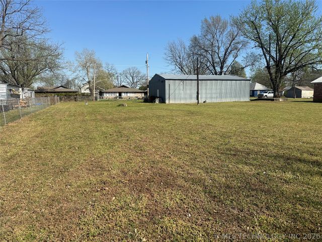 613 S 1st Street, Morris, OK 74445