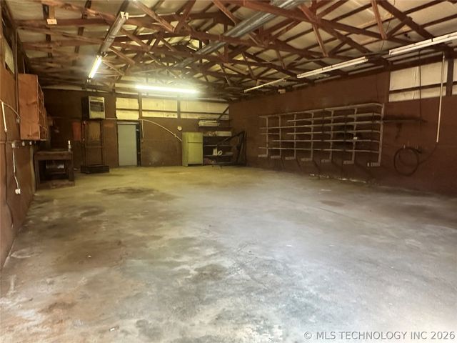 613 S 1st Street, Morris, OK 74445