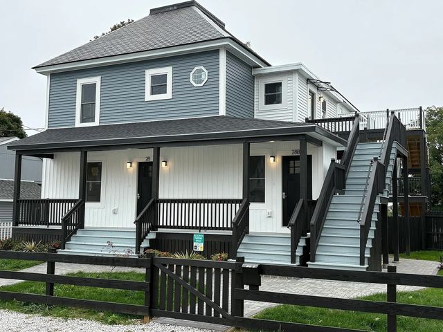 28 Houghton St 2, Lowell, MA 01851