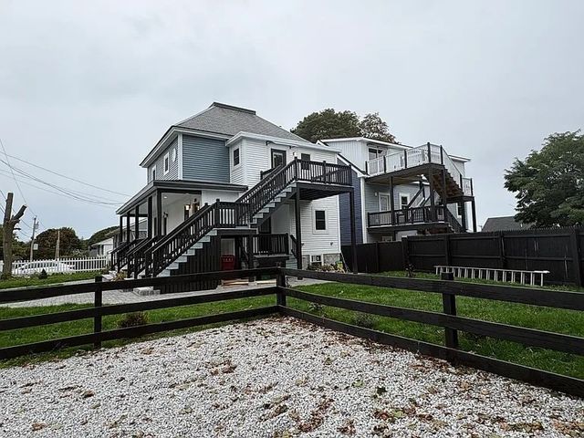 28 Houghton St 2, Lowell, MA 01851