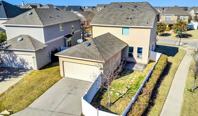1044 Holly Anne Lane, Aubrey, TX 76227