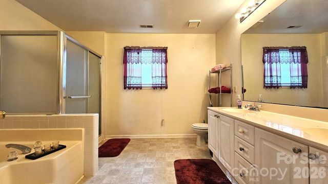 2425 Katherine Kiker Road, Charlotte, NC 28213