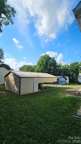 2425 Katherine Kiker Road, Charlotte, NC 28213