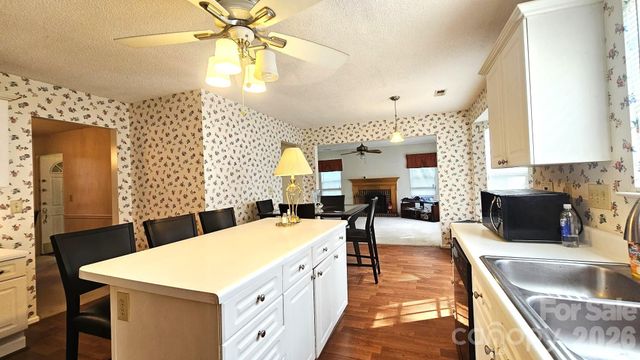 2425 Katherine Kiker Road, Charlotte, NC 28213
