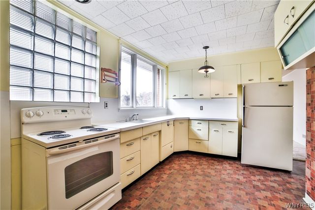 83 Edge Park Avenue, Buffalo, NY 14216