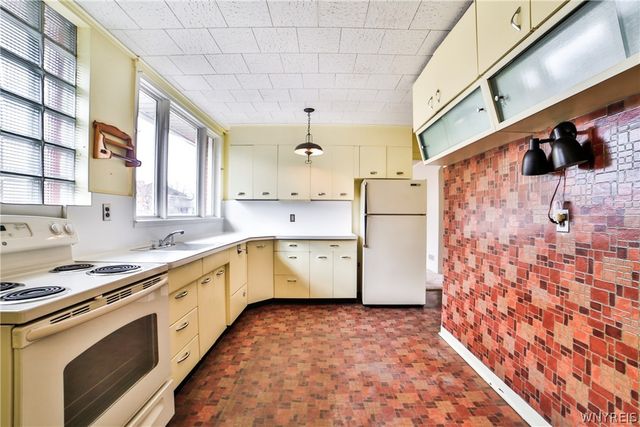 83 Edge Park Avenue, Buffalo, NY 14216