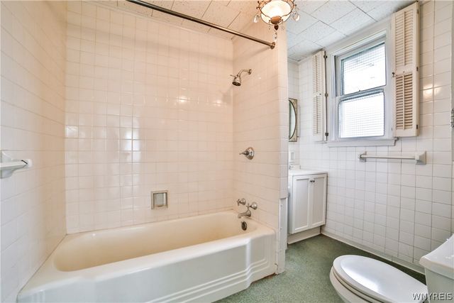 83 Edge Park Avenue, Buffalo, NY 14216