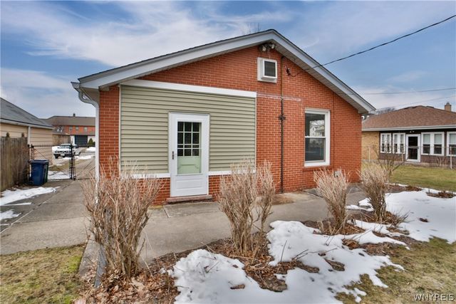 83 Edge Park Avenue, Buffalo, NY 14216