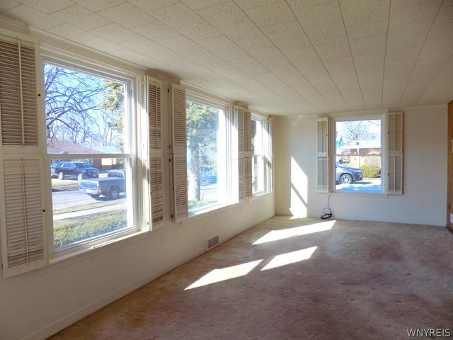 83 Edge Park Avenue, Buffalo, NY 14216