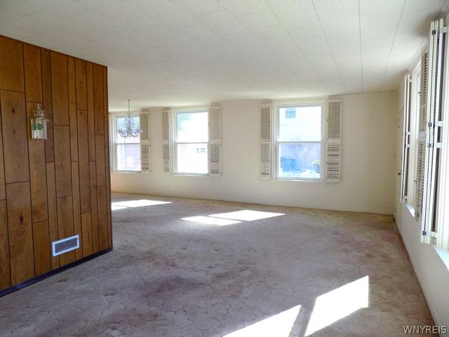 83 Edge Park Avenue, Buffalo, NY 14216