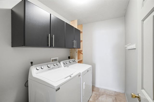 1336 Dee Dee Lane, Amelia, OH 45102