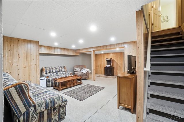 1336 Dee Dee Lane, Amelia, OH 45102