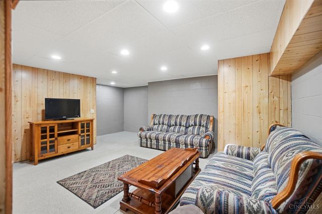 1336 Dee Dee Lane, Amelia, OH 45102