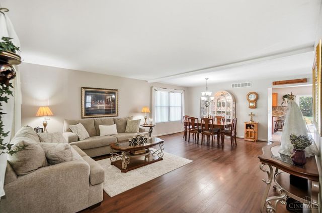 1336 Dee Dee Lane, Amelia, OH 45102