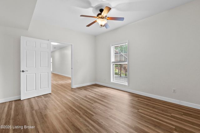 5107 Craigs Creek Dr, Louisville, KY 40241