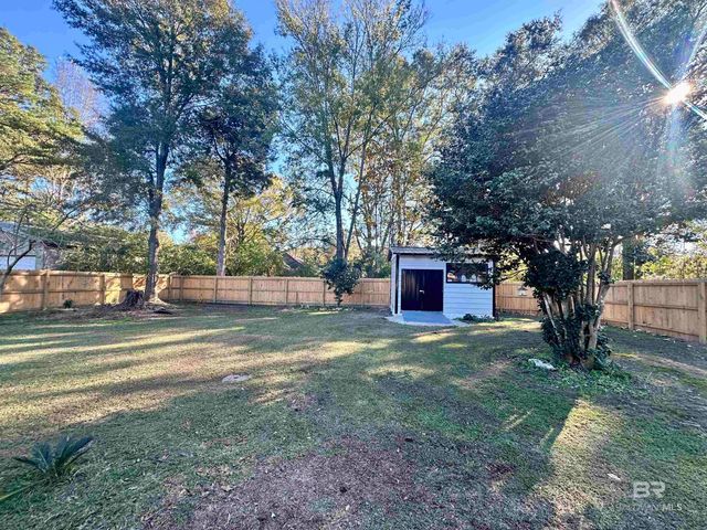 110 Lynnbrook Drive, Brewton, AL 36426