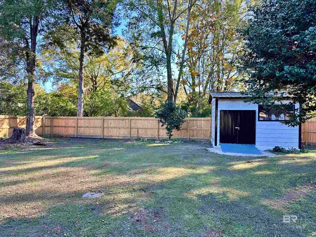 110 Lynnbrook Drive, Brewton, AL 36426