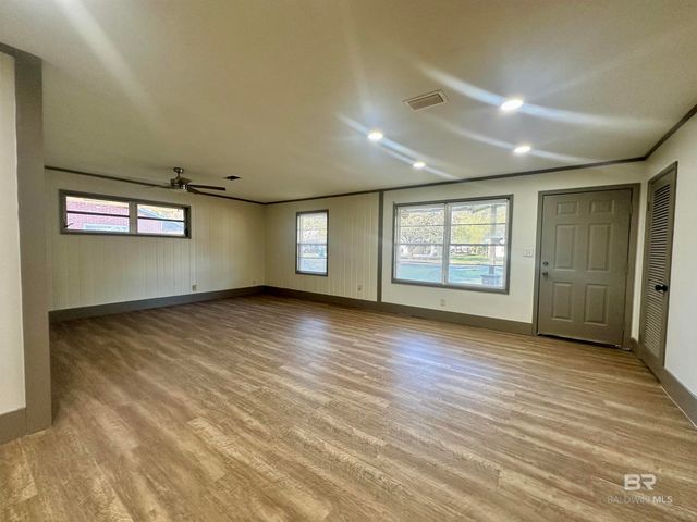 110 Lynnbrook Drive, Brewton, AL 36426